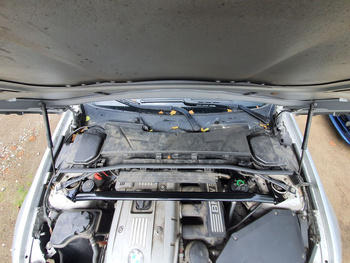 Barre anti-rapprochement BMW 3 E90 E91 E92 N52 Noir